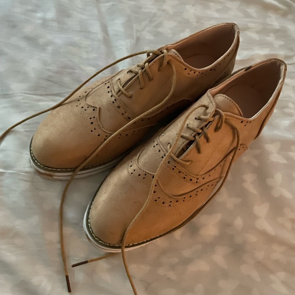 The crappy faux-suede Oxfords of your dreams! - Picture 2 of 6